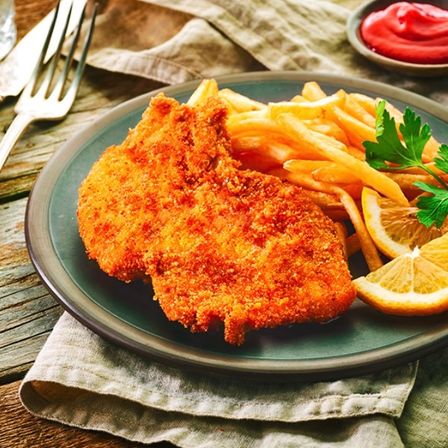 Bild enthält, Cutlery, Fork, Food, Plate, Fritters, Cutlet, Cup