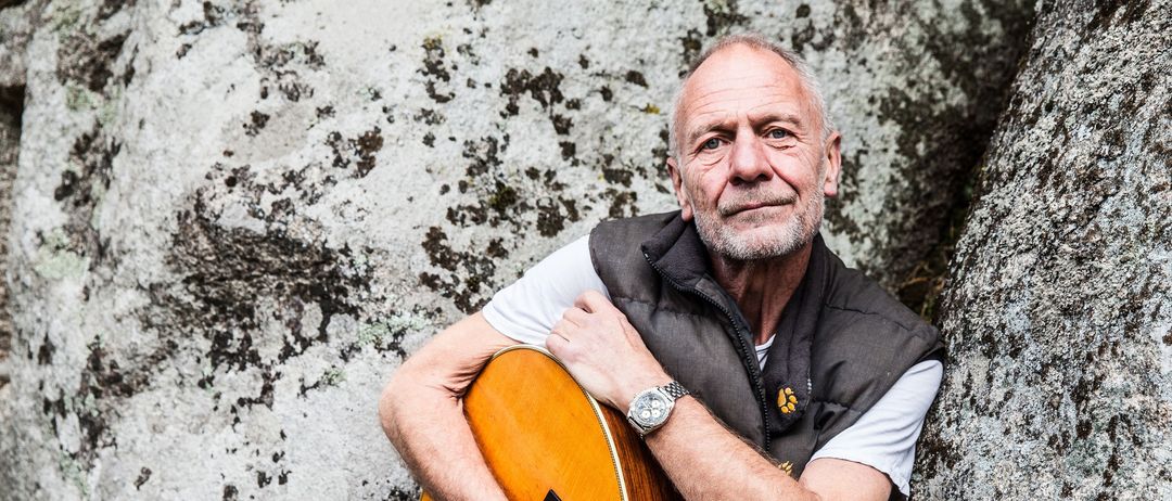 Bild enthält, Guitar, Guitarist, Music, Musician, Performer, Person, Adult, Male, Man, Face