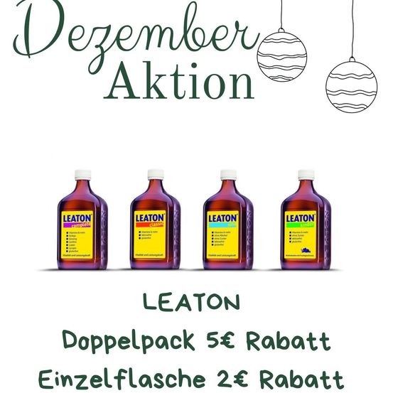 Das Bild zeigt vier Flaschen Leaton-Sirup mit einem Rabattangebot für Dezember. Die Flaschen sind als Leaton Classic, Leaton Ingwer, Leaton Zitrone und Leaton Zucker gekennzeichnet. Es gibt Rabatte auf Doppelpackungen und Einzelflaschen.