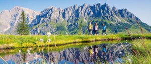 Bild enthält, Hiking, Nature, Outdoors, Scenery, Walking, Landscape, Wilderness, Mountain Range, Peak, Grass