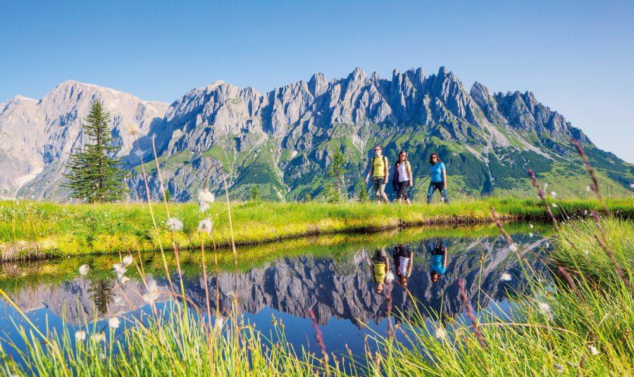 Bild enthält, Hiking, Nature, Outdoors, Scenery, Walking, Landscape, Wilderness, Mountain Range, Peak, Grass