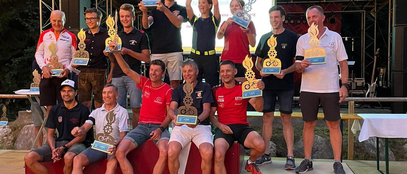 Bild enthält, People, Person, Clothing, Shorts, Adult, Male, Man, Shoe, Portrait, Racket