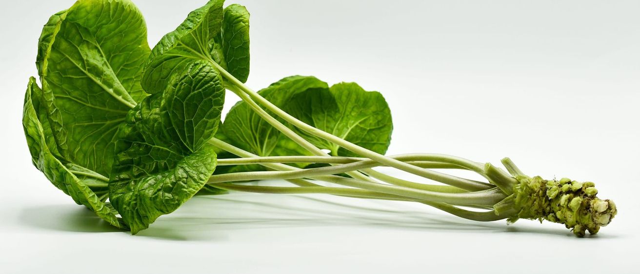 Bild enthält, Leaf, Plant, Herbal, Herbs, Food, Produce, Leafy Green Vegetable, Spinach, Vegetable, Green