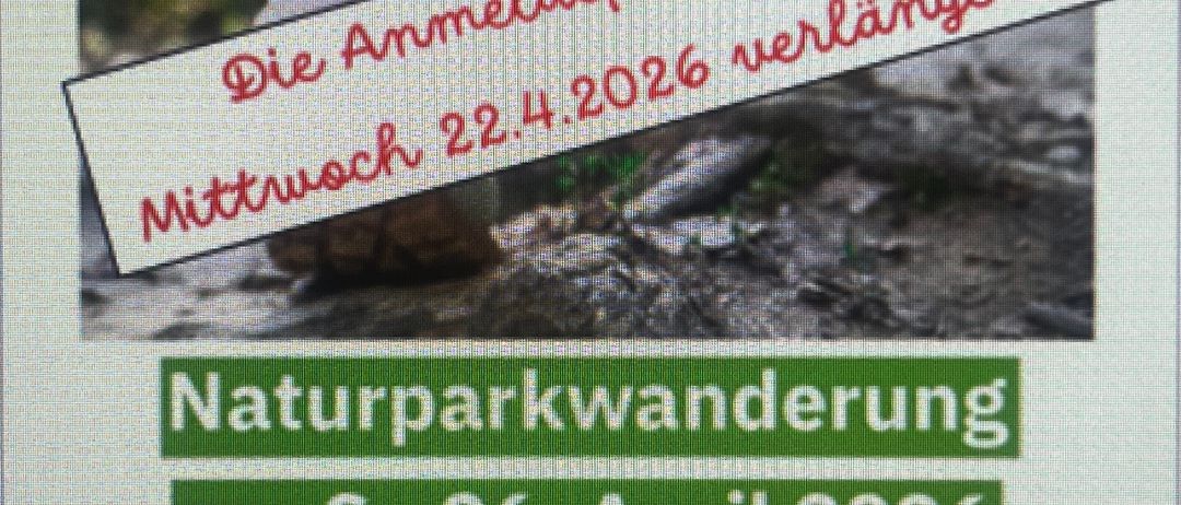 Ein Event-Poster kündigt einen Naturpark-Wandertag am 26. April 2026 an, der um 9:30 Uhr am Sportplatz in Langeick beginnt. Die geführte Wanderung führt über 10,5 km, dauert etwa 3 Stunden, durch den frühlingshaften Wald und über weite Felder nach Glashütten, mit einer Rast am Waldbahn-Café.