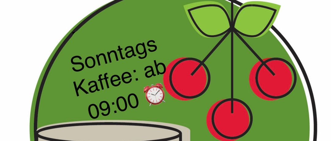 Eine Illustration einer Kaffeetasse mit einem Herzen darauf, umgeben von Kirschen und einer Uhr, mit dem Text 'Sonntags Kaffee: ab 09:00' und 'Kum ins Fraxner'.