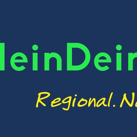 Ein blauer Hintergrund mit weißem Text, der 'Klein Dein Regional.' darunter steht, ist ein gelber Text, der 'N.' liest.