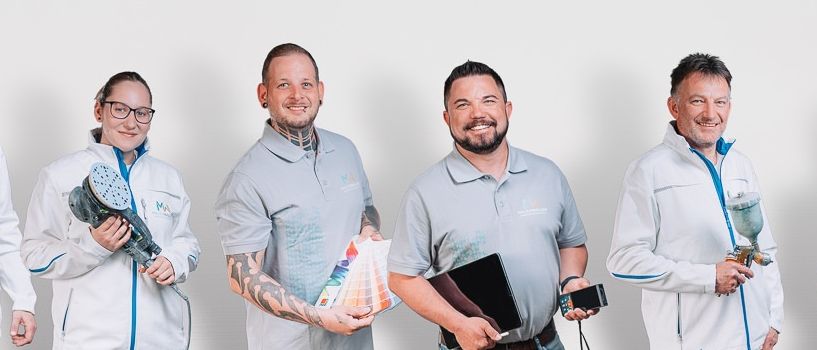 Bild enthält, People, Person, Groupshot, Group Performance, Architecture, Building, Hospital, Clothing, Coat, Pants