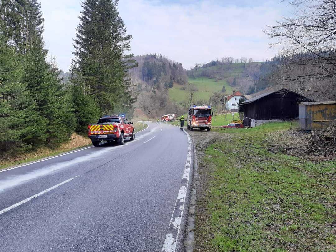 Bild enthält, Truck, Vehicle, Adventure, Person, Wheel, Auto Racing, Race Car, Road, Offroad, Rally