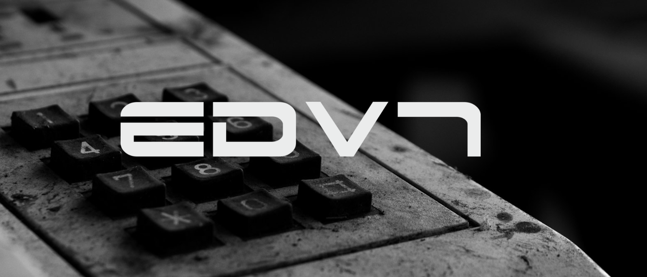 Bild enthält, Electronics, Computer, Computer Hardware, Computer Keyboard, Hardware, Phone