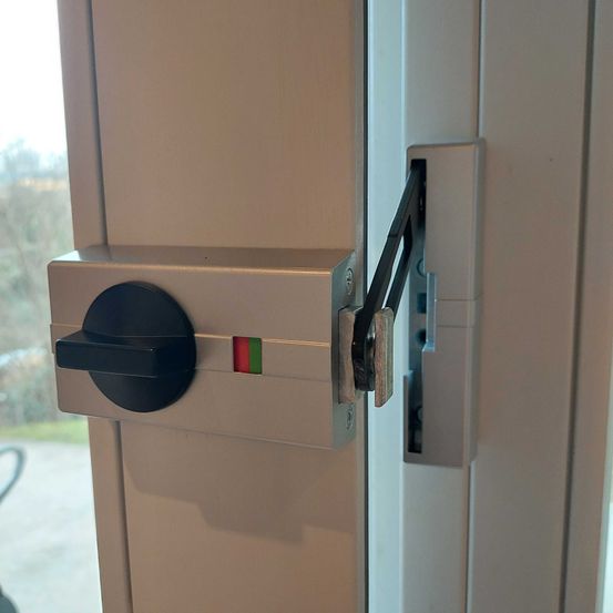 Bild enthält, Door, Handle