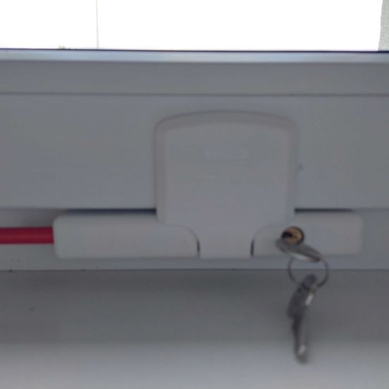 Bild enthält, Electronics, Hardware, Window, Windowsill