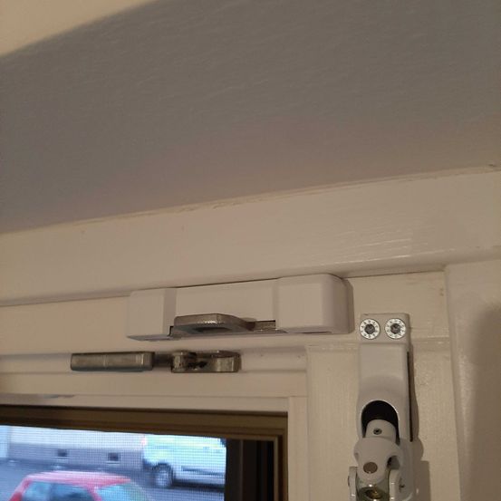 Bild enthält, Car, Door, Screen, Computer Hardware, Monitor, Wheel, Alloy Wheel