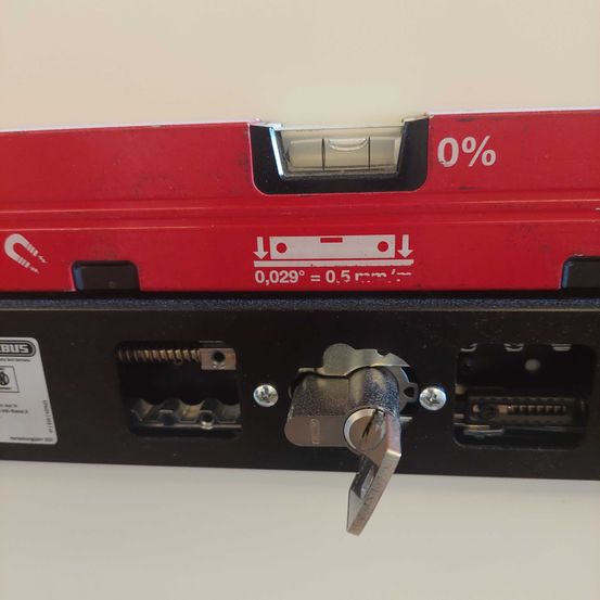 Bild enthält, Electronics