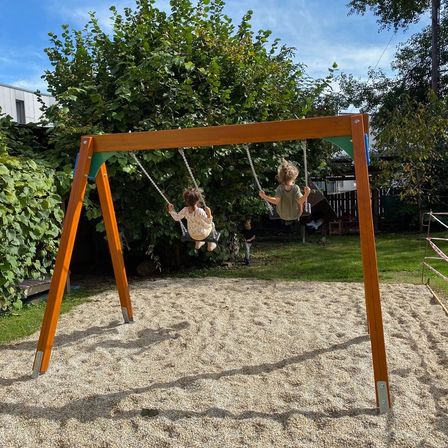 Bild enthält, Person, Swing, Toy, Outdoors