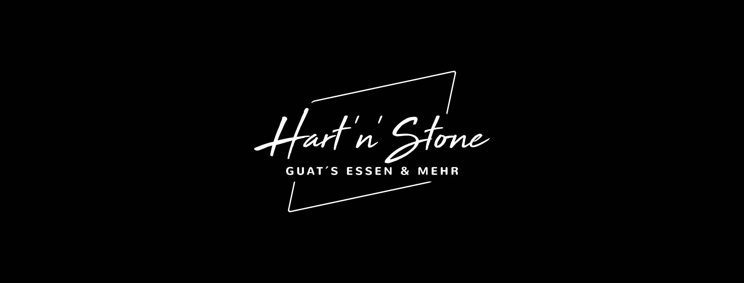 Das Logo für Hart'n Stone, mit einem stilisierten 'n' und 'S' und dem Slogan 'Guat's Essen & Mehr'. Das Design ist modern und minimalistisch, vor schwarzem Hintergrund.