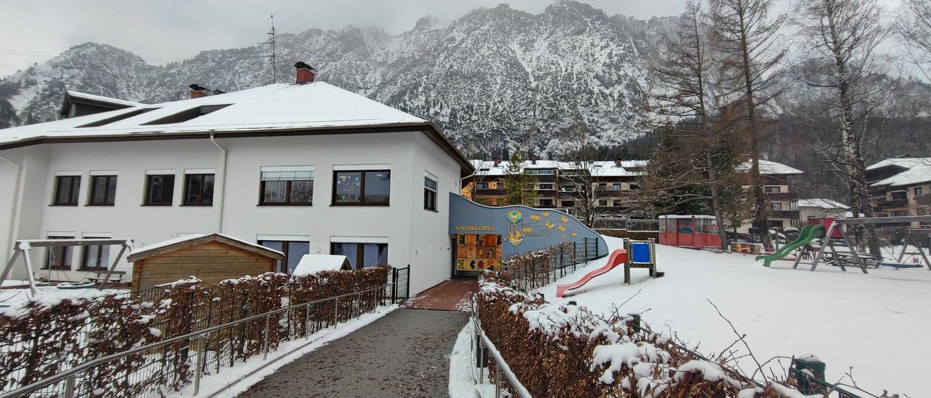 Bild enthält, Hotel, Resort, Outdoors, Nature, Play Area, Snow