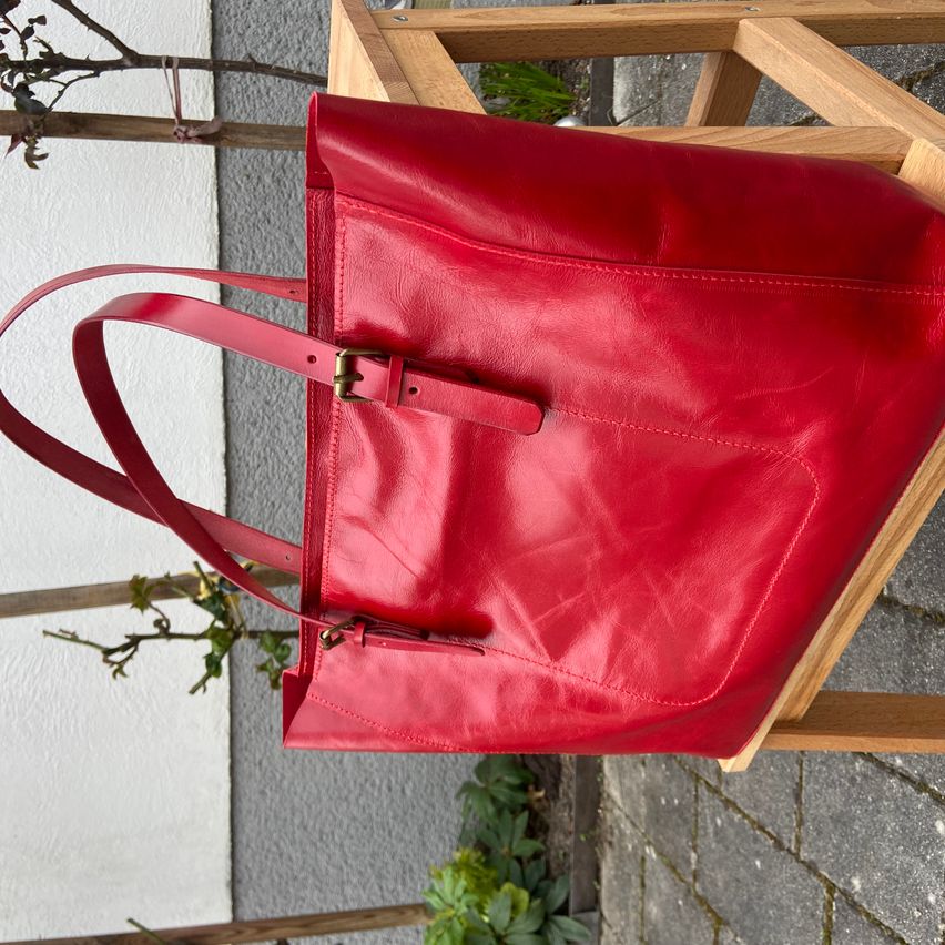 Bild enthält, Accessories, Bag, Handbag, Tote Bag, Purse, Animal, Bird