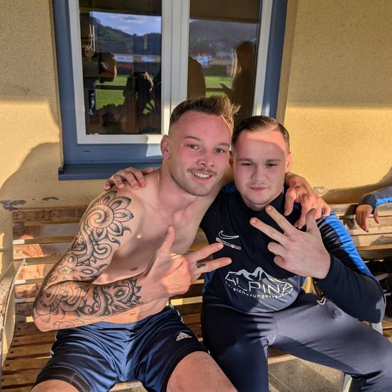 Bild enthält, Person, Skin, Tattoo, Photography, Portrait, Photobombing, People, Adult, Male, Man