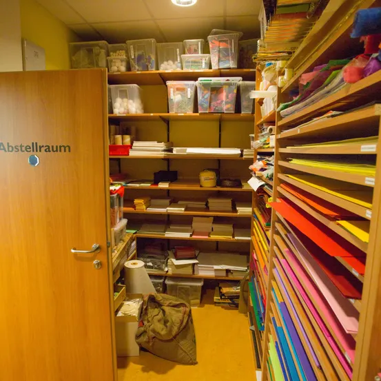 Abstellraum, Lager für Kreativmaterial