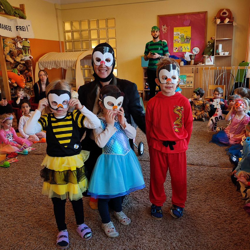 Bild enthält, Costume, Person, Boy, Child, Male, Female, Girl, Festival, Halloween, Face