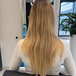 Bild enthält, Hair, Person, Adult, Female, Woman, Blonde, Brown Hair, Head