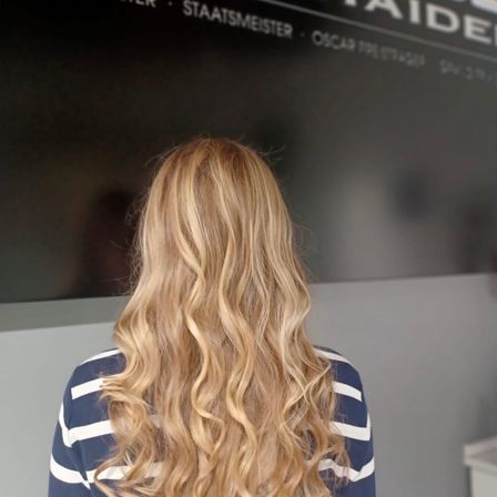 Bild enthält, Blonde, Hair, Person, Adult, Female, Woman