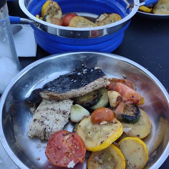 Bild enthält, Food, Food Presentation, Cooking Pan, Cookware, Cooking Pot, Pot, Bowl, Plate