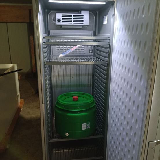 Bild enthält, Appliance, Device, Electrical Device, Refrigerator