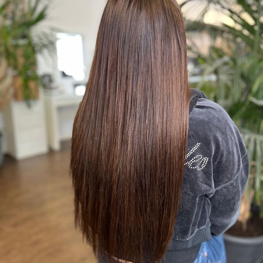 Bild enthält, Brown Hair, Hair, Person, Adult, Female, Woman, Head