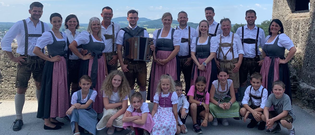 Bild enthält, People, Person, Adult, Female, Woman, Boy, Child, Male, Girl, Man