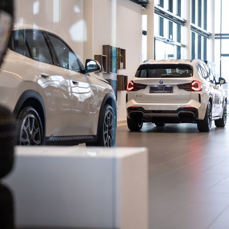 Bild enthält, Machine, Spoke, Car, Car Dealership, Transportation, Vehicle, Alloy Wheel, Car Wheel, Tire, Wheel