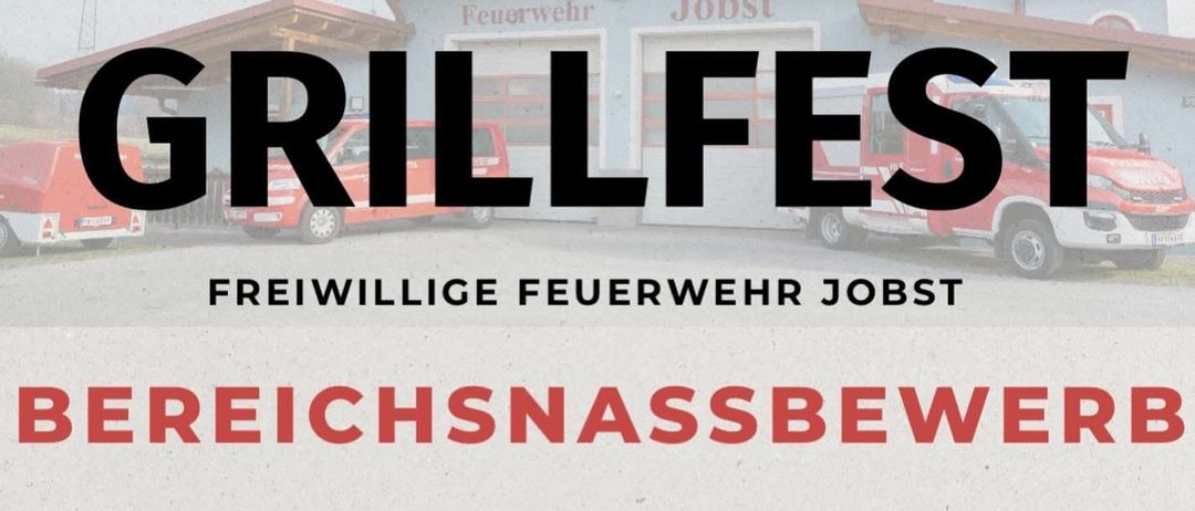 Grillfest-Plakat mit einem Feuerwehrauto und einem Feuerwehrmann. Die Veranstaltung findet am 12. Juli 2025 ab 16 Uhr statt. Aktivitäten umfassen Grillen, Siegesfeier und Verlust.