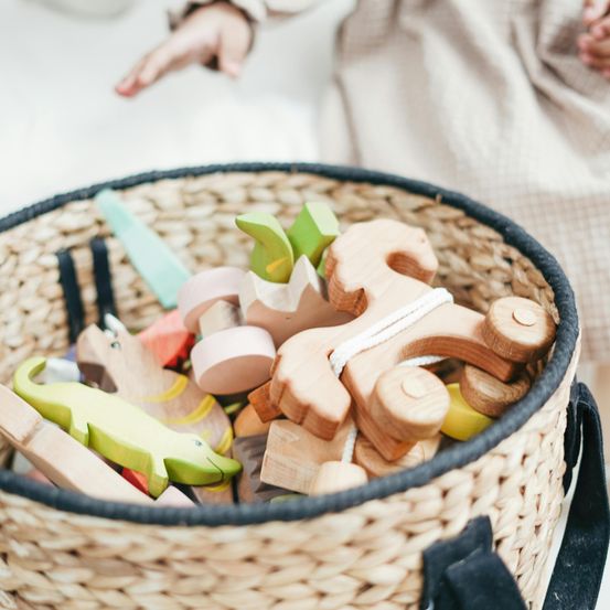 Bild enthält, Fun, Symbol, Number, Text, Person, Leisure Activities, Picnic, Medication, Pill, Picnic Basket