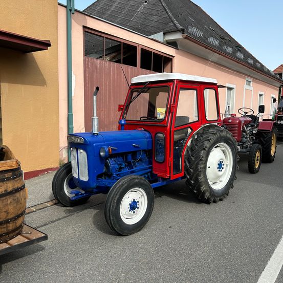 Bild enthält, Machine, Wheel, Tire, Tractor, Transportation, Vehicle