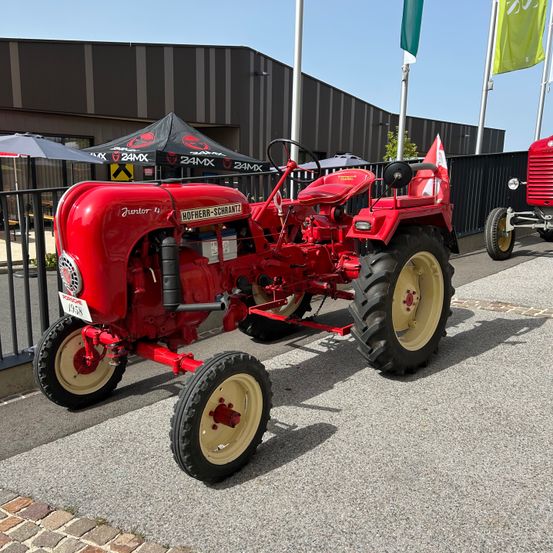 Bild enthält, Machine, Wheel, Outdoors, Tractor, Transportation, Vehicle, Nature, Countryside