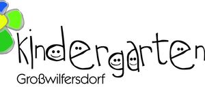 Eine bunte Blume mit lächelnden Gesichtern buchstabiert 'Kindergarten' in einer verspielten Schriftart, wobei 'GroBwilfersdorf' darunter in einem einfachen Stil geschrieben steht.