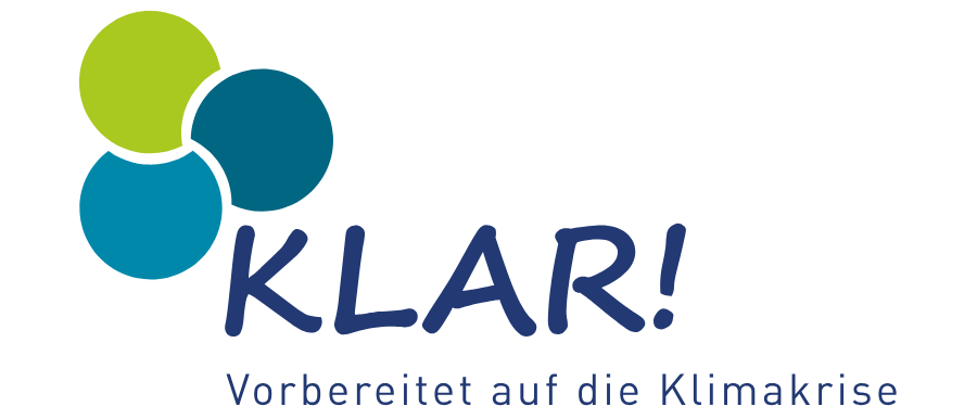 Bild enthält, Logo, Balloon, Ball, Sport, Tennis, Tennis Ball, Sphere, Head, Person, Text