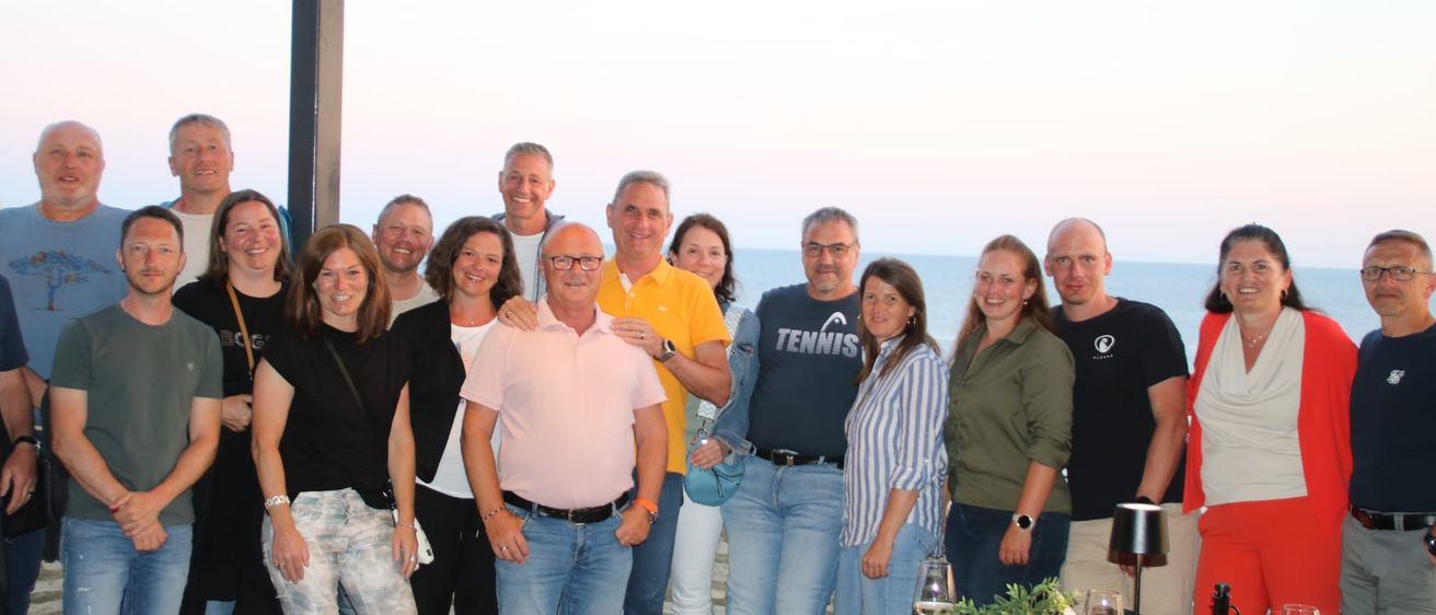 Bild enthält, Pants, T-Shirt, People, Person, Jeans, Adult, Female, Woman, Blouse, Portrait