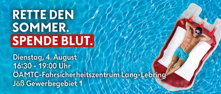 Eine Werbung für eine Veranstaltung im MTC-Fahrsicherheitszentrum Lang-Lebring am 4. August, mit einem Mann, der sich auf einer aufblasbaren Schwimminsel im Pool entspannt.