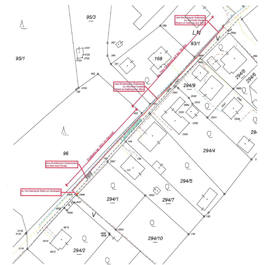 Eine detaillierte Karte zeigt eine neue Regenwasserkanalisation mit einer Länge von 40 Metern und einer Neigung von 300 mm, sowie zusätzliche Markierungen für eine 168 Meter lange Linie mit einer Neigung von 300 mm.