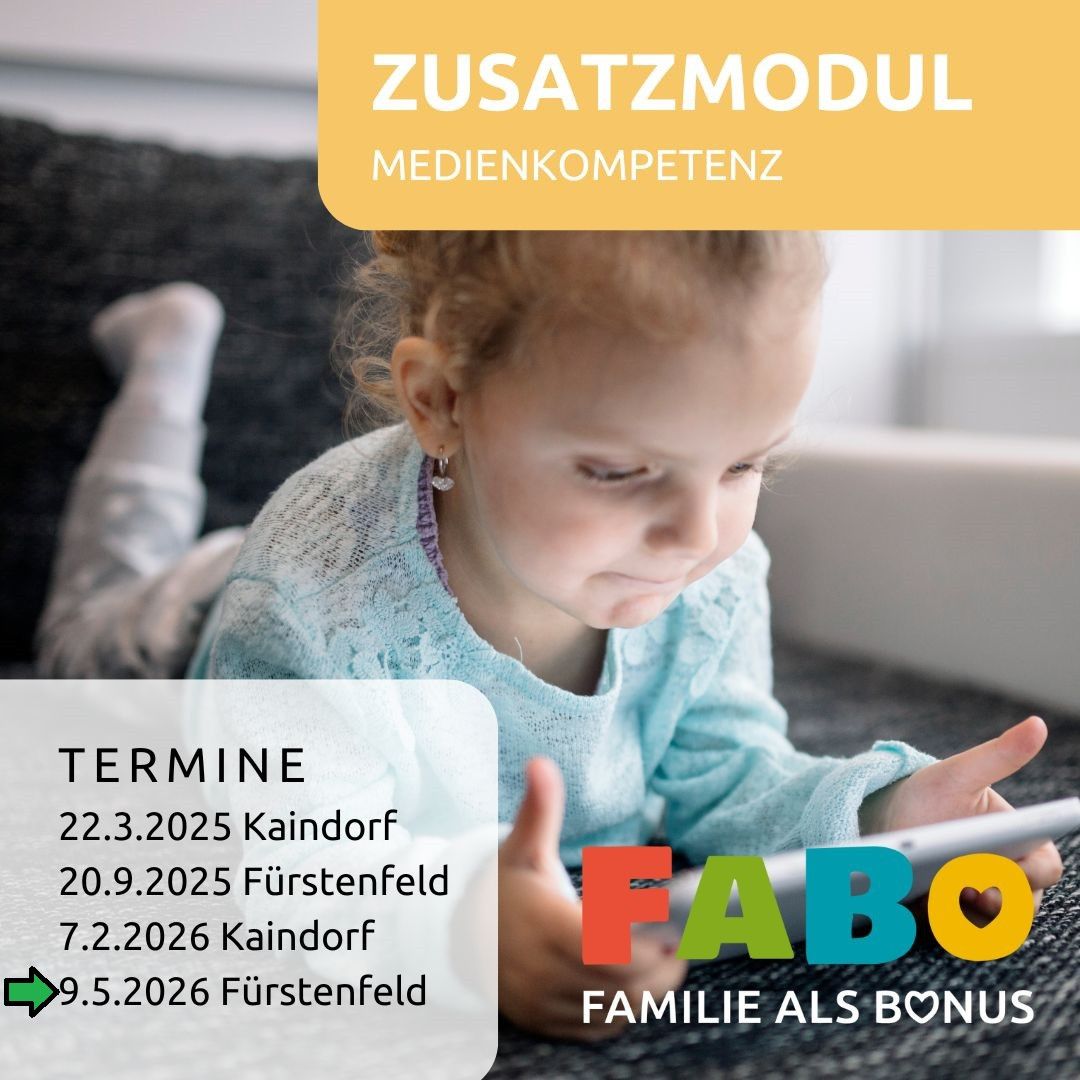 Ein Mädchen auf dem Boden benutzt ein Tablet mit einer Liste von Daten und Orten darunter, mit dem FABO-Logo.