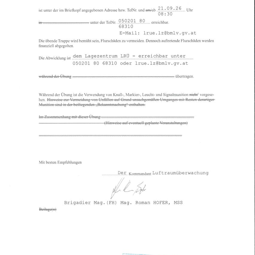Ein Dokument mit dem Datum 21.09.26 und der Uhrzeit 08:30, das Kontaktdaten und Anweisungen für eine Veranstaltung enthält. Es beinhaltet eine Unterschrift und erwähnt die Verwendung von Markern und Signalmunition.