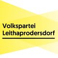 Ein gelber Hintergrund mit weißem Text, der 'Volkspartei Leithaprodersdorf' lautet. Der Text ist fett und zentriert.