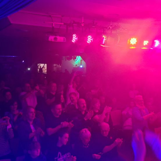 Bild enthält, Urban, Club, Night Life, Person, Night Club, Face, Baby, Adult, Male, Man