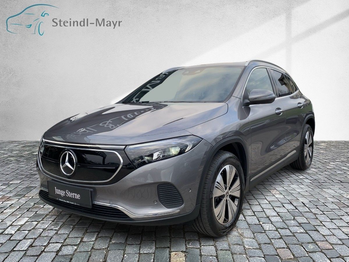 Bild enthält, Car, Sedan, Vehicle, Machine, Wheel, Bumper, Tire, Alloy Wheel, Car Wheel, Spoke