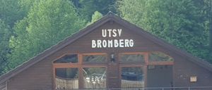 Bild enthält, Building, Outdoors, Shelter, Wood, Tree, Nature, Housing, Countryside, Hut