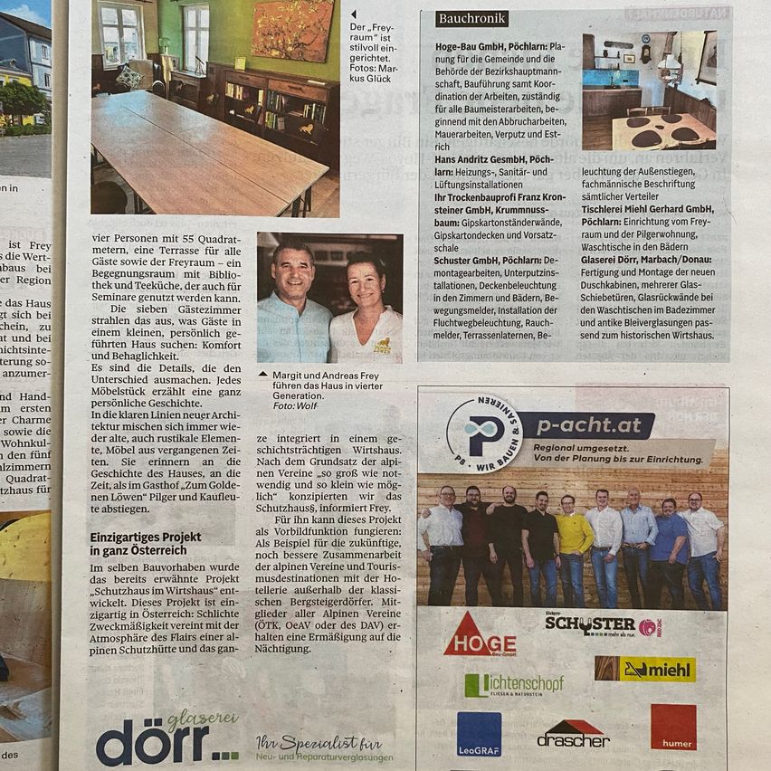 Der Artikel beschreibt ein Bauprojekt in Österreich, das ein Haus für Komfort und Ästhetik entwirft. Das Haus beinhaltet eine Bibliothek und einen Leseraum für Entspannung. Es hebt die Integration verschiedener Handwerke und Unternehmen hervor, die am Projekt beteiligt sind.