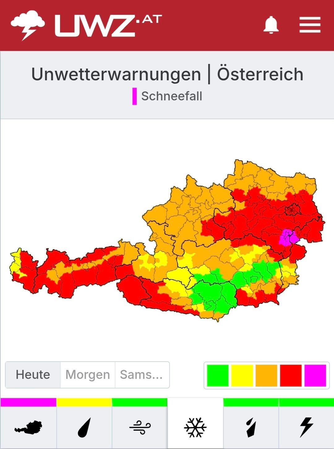 Eine Karte von Österreich zeigt verschiedene Gebiete mit Wetterwarnungen für Schnee. Die Karte verwendet eine Farbskala, um den Schweregrad der Warnung anzuzeigen. Die Zeit-Tabs unten zeigen verschiedene Zeiten für die Warnungen.