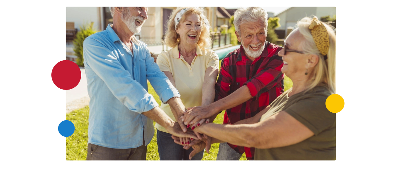 Bild enthält, Hand, Person, Adult, Female, Woman, Male, Man, People, Glasses, Face