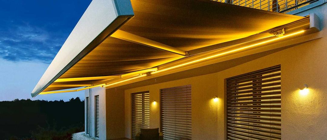 Bild enthält, Interior Design, Canopy, Home Decor, Awning, Window